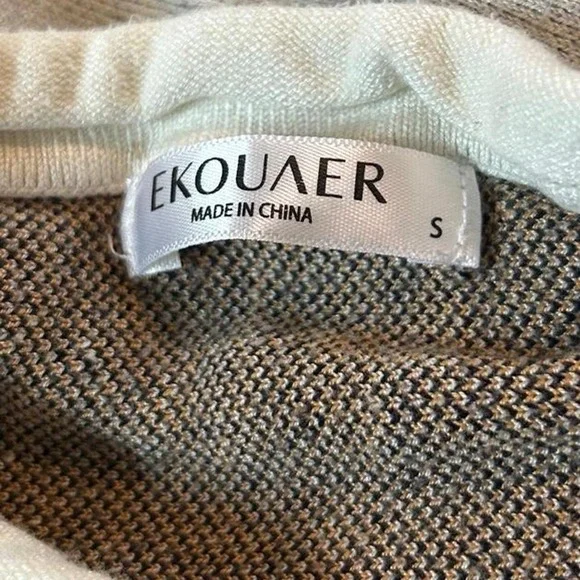 Cream and black retro daisy floral sweater with a vintage vibe small - Picture 7 of 7